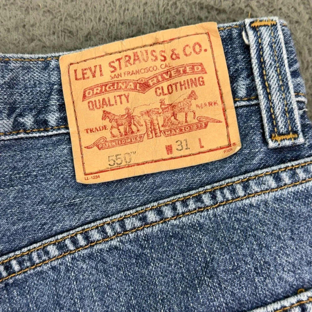 Levi's 550 Denim Shorts Mens 31 Blue Relaxed Fit Medium Wash 100% Cotton